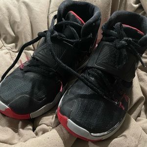 Boys Nike 1.5Y shoes